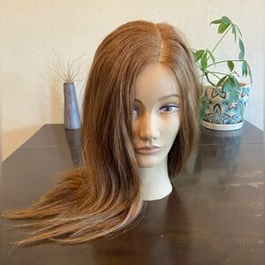 Pivot Point Mannequin Head